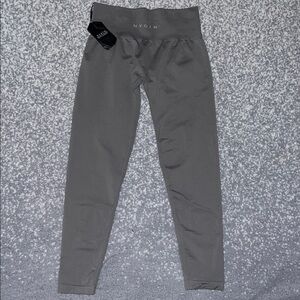 NVGTN Light Grey Solid Seamless Leggings Size Large